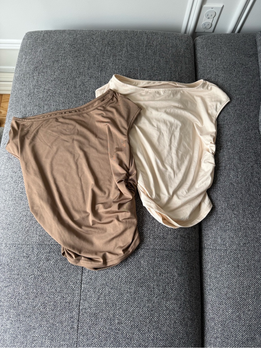 Short Sleeve Scoop Neck Top - Brown & Cream